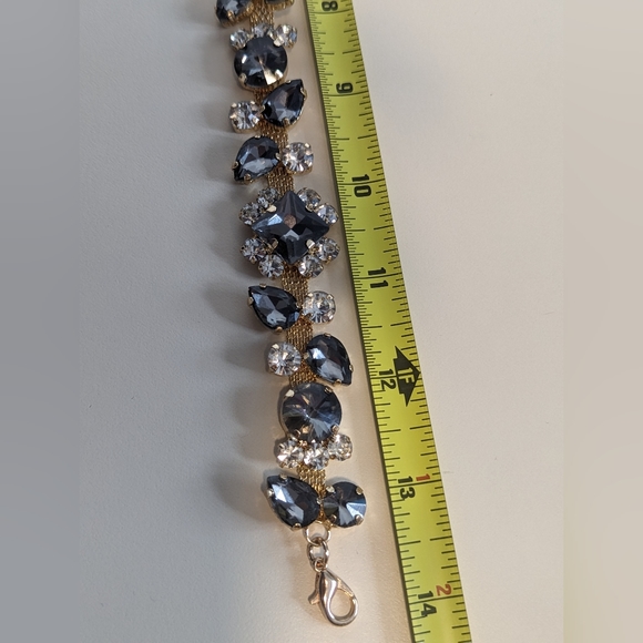 Beautiful Crystal Rhinestone Choker - Picture 4 of 4